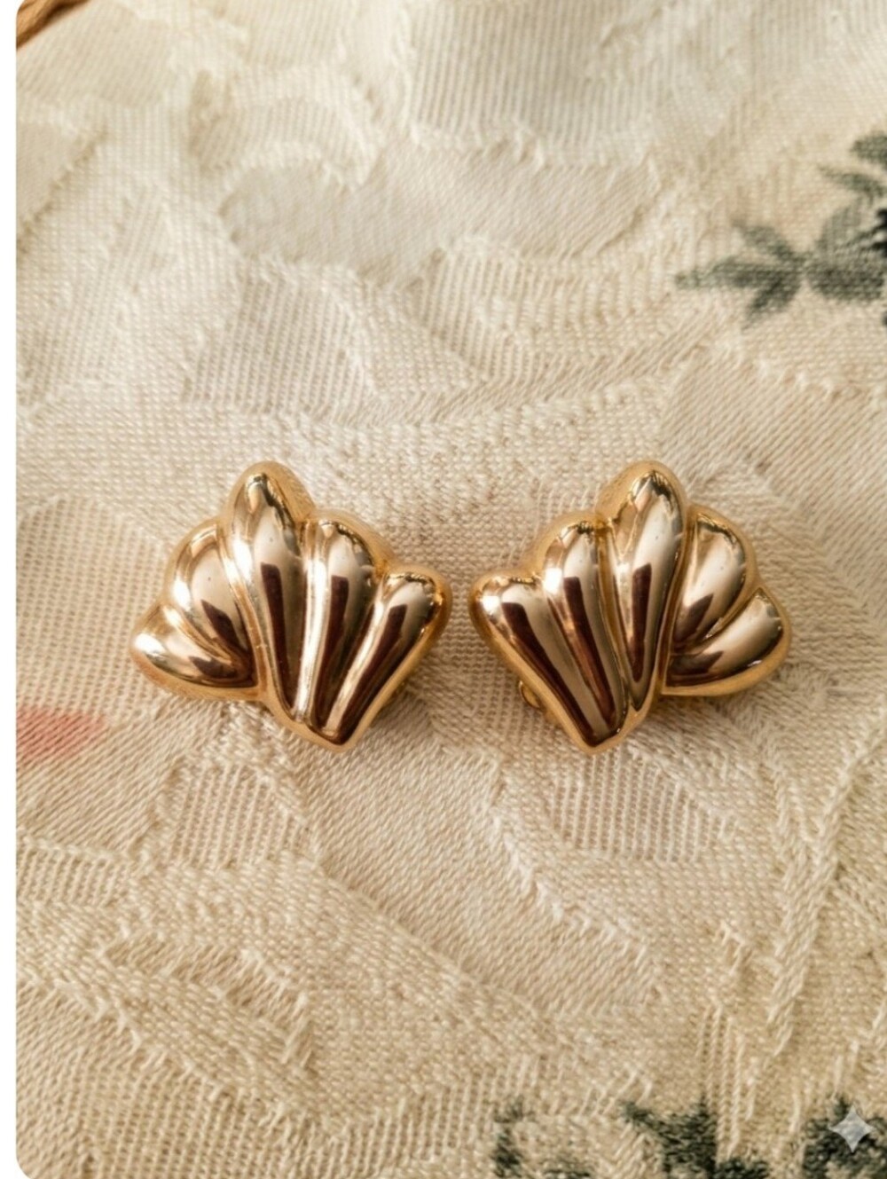 Vtg TURE DESIGNS Clip Ons